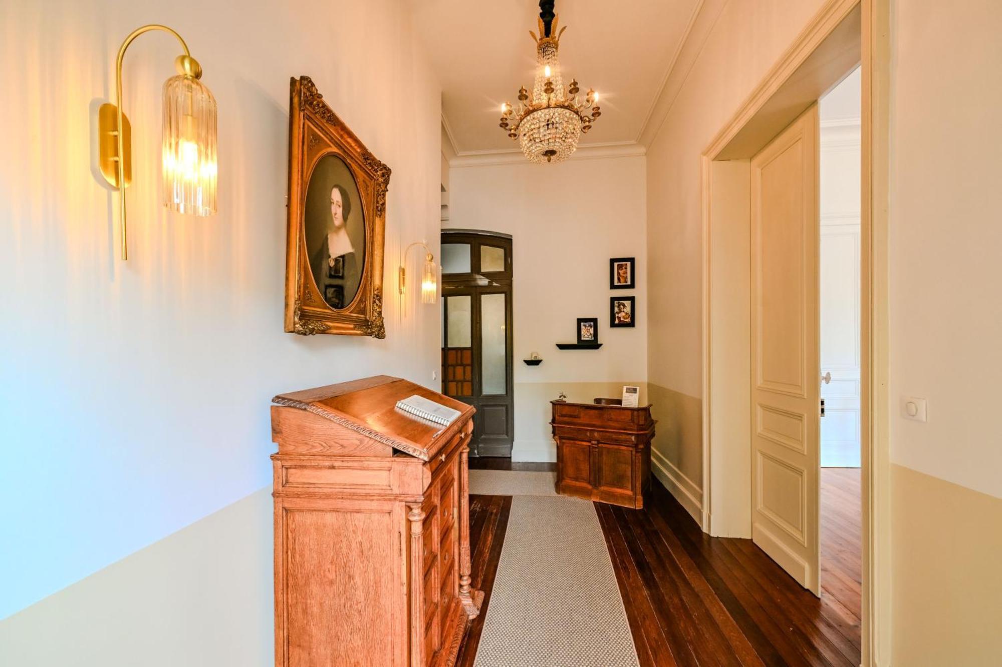 De L'Art A La Maniere - Chambre D'Hotes De Charme - 2 Suites Haut De Gamme - Ideal Couple & Famille - Piscine - Terrasse - Calme - 15Min Saint-Emilion - Experience Restauration D'Oeuvre D'Art Branne  Buitenkant foto